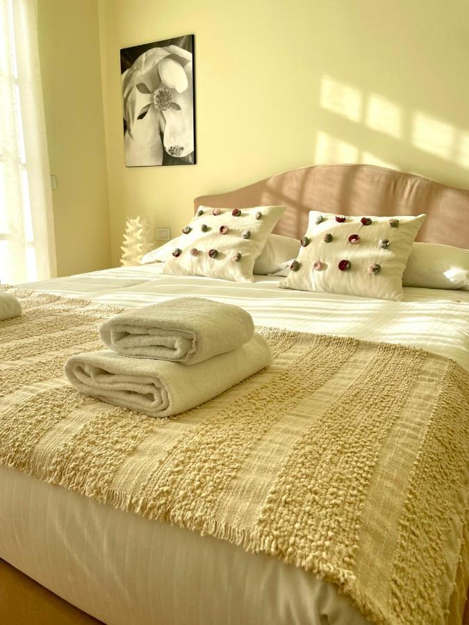 Luxury Four-Room Apartment In Monza Centro - 2 Min Walk To Train Station Eksteriør billede
